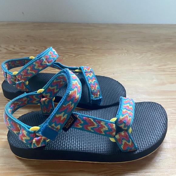 Kids Teva Sandals - Picture 3 of 8